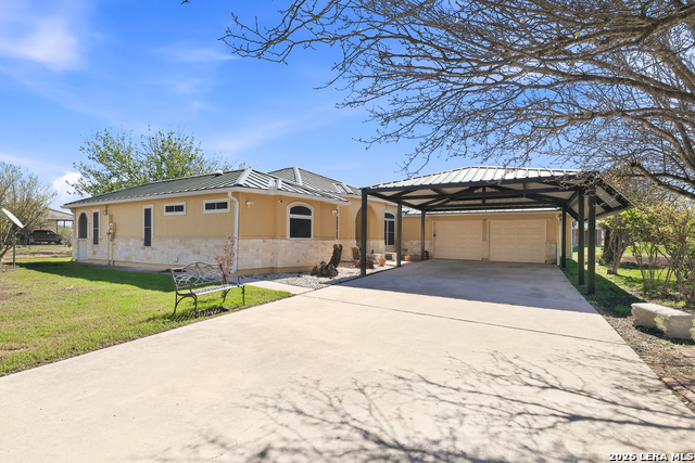 Listing photo id 4 for 11421 Ware Seguin