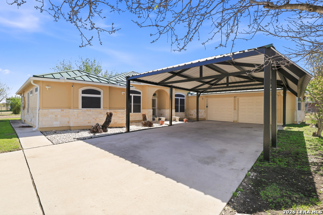 Listing photo id 5 for 11421 Ware Seguin