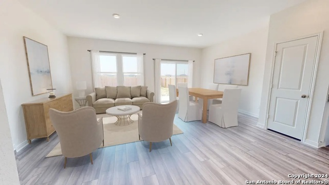 Image 2 of 7 For 3022 Dreamweaver