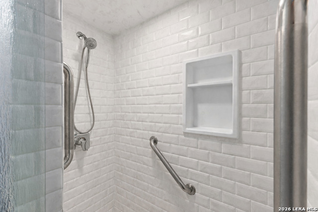 Image 19 of 36 For 7123 Thrush View  8