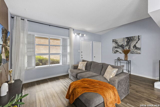 Image 7 of 36 For 7123 Thrush View  8