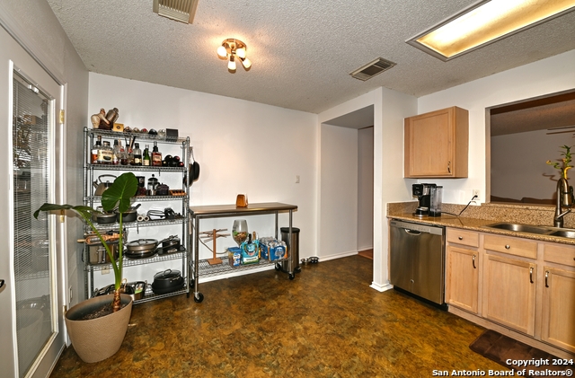 Image 11 of 24 For 16426 Alwick Ln