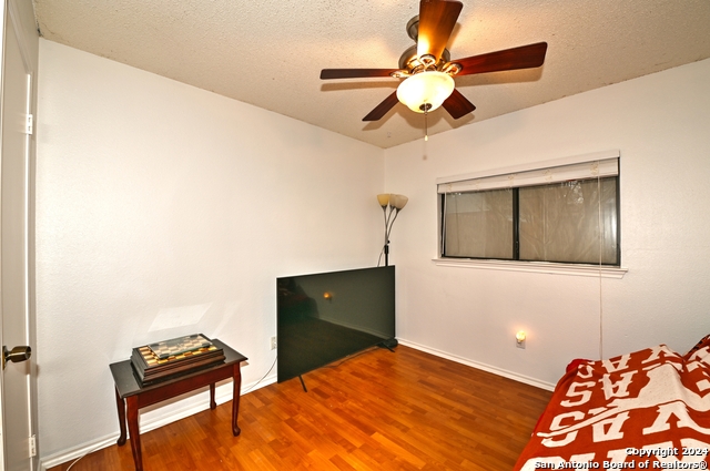 Image 17 of 24 For 16426 Alwick Ln