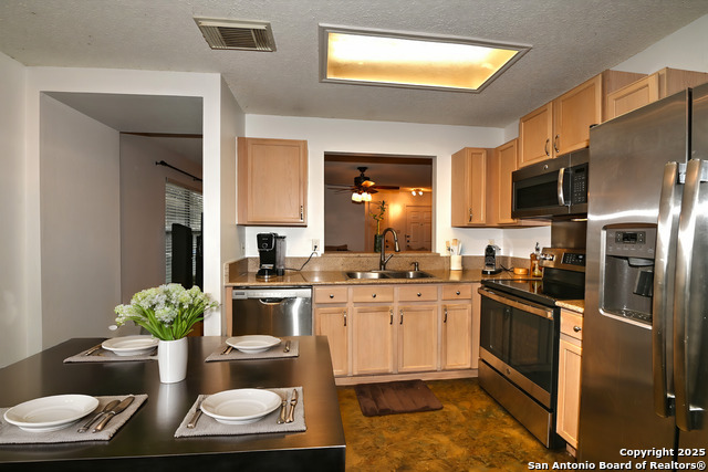 Image 3 of 24 For 16426 Alwick Ln