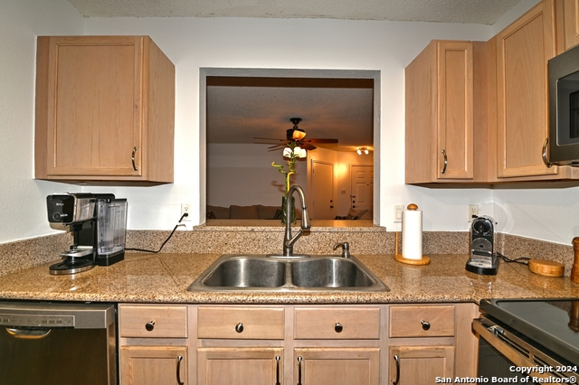 Image 9 of 24 For 16426 Alwick Ln