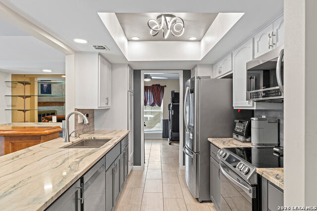 Listing photo id 14 for 7635 Tippit  