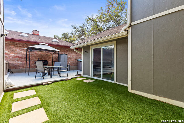 Listing photo id 32 for 7635 Tippit  