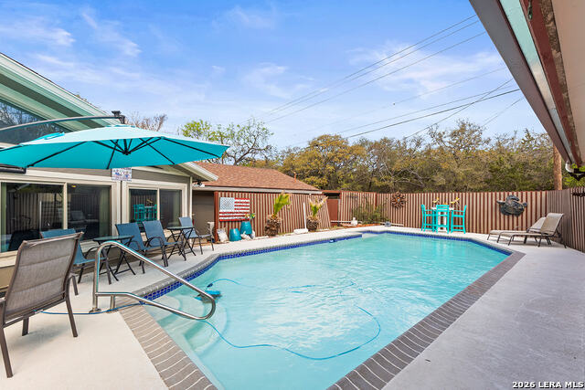 Listing photo id 33 for 7635 Tippit  