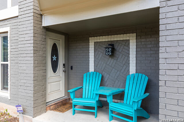 Listing photo id 2 for 7635 Tippit  