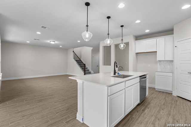 Image 12 of 37 For 4851 Whaler  