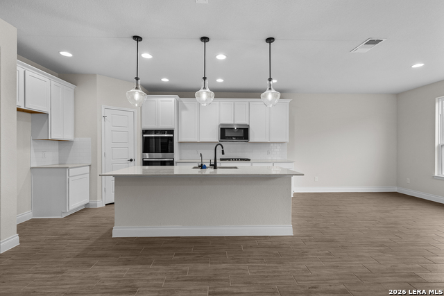 Image 15 of 37 For 4851 Whaler  