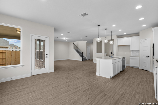 Image 17 of 37 For 4851 Whaler  