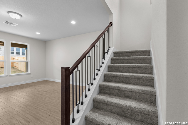 Image 19 of 37 For 4851 Whaler  