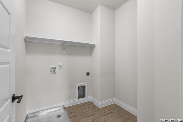 Image 31 of 37 For 4851 Whaler  