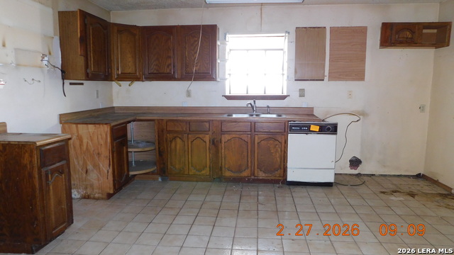 Image 10 of 25 For 912 Theo Ave W