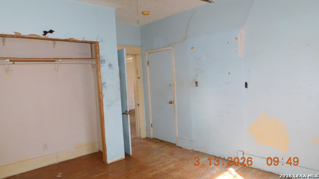 Image 16 of 25 For 912 Theo Ave W