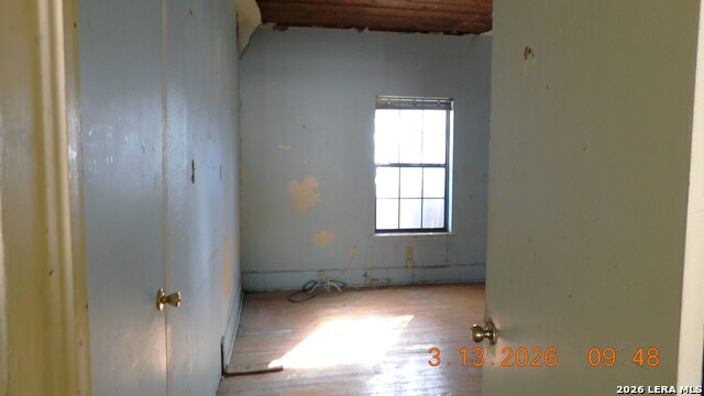 Image 17 of 25 For 912 Theo Ave W