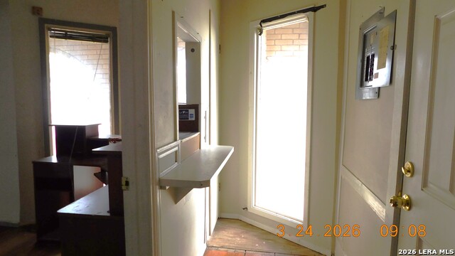 Image 6 of 25 For 912 Theo Ave W