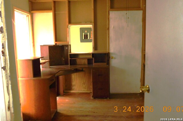 Image 7 of 25 For 912 Theo Ave W