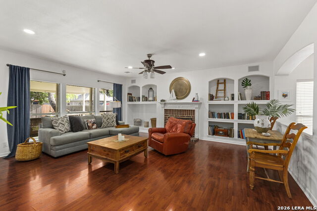 Image 19 of 54 For 13506 Chamber Oaks