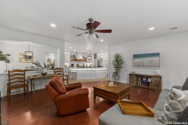 Image 21 of 54 For 13506 Chamber Oaks