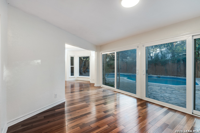 Image 15 of 28 For 12535 Elm Manor