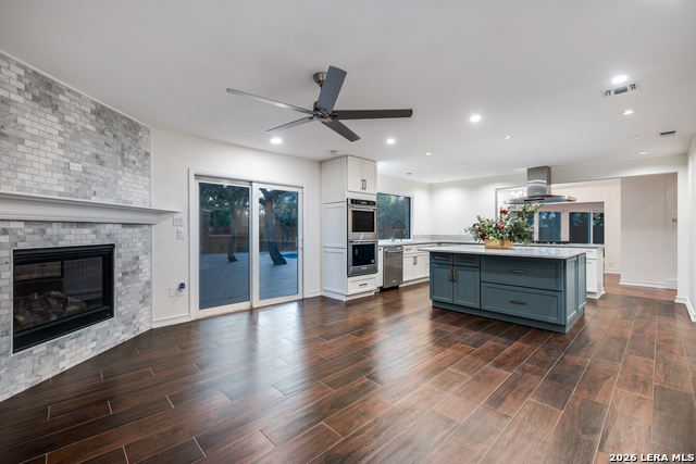 Image 7 of 28 For 12535 Elm Manor