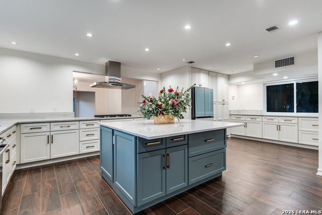 Image 9 of 28 For 12535 Elm Manor