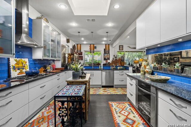 Image 12 of 50 For 101 Bristol Green