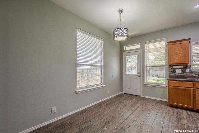 Image 23 of 44 For 762 Andora  