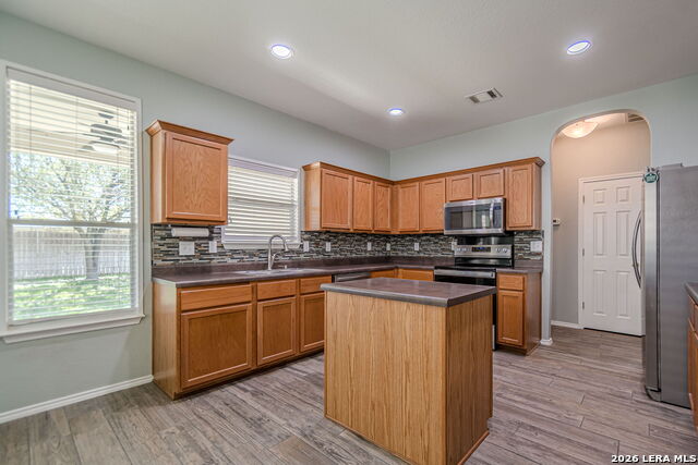 Image 25 of 44 For 762 Andora  