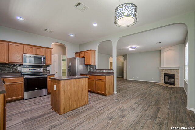 Image 26 of 44 For 762 Andora  