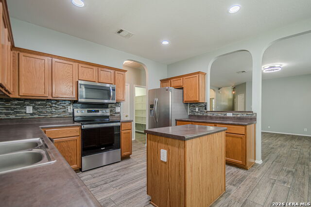 Image 27 of 44 For 762 Andora  