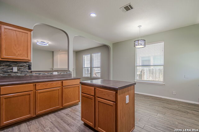 Image 28 of 44 For 762 Andora  