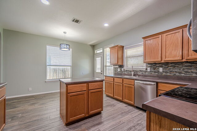 Image 29 of 44 For 762 Andora  