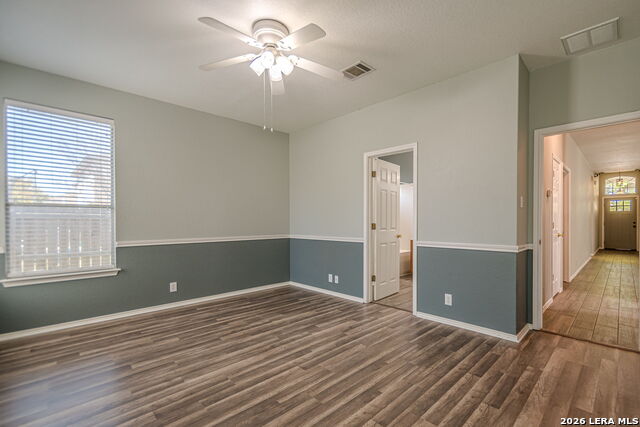 Image 31 of 44 For 762 Andora  