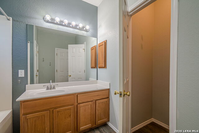 Image 35 of 44 For 762 Andora  