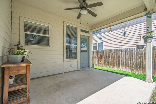 Image 38 of 44 For 762 Andora  