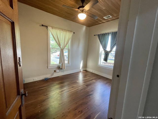 Image 14 of 49 For 1440 Klein Rd W