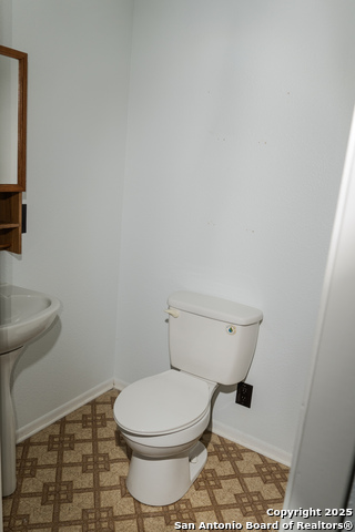 Image 10 of 19 For 4707 Erin  