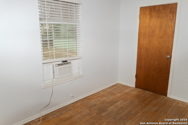 Image 11 of 19 For 4707 Erin  