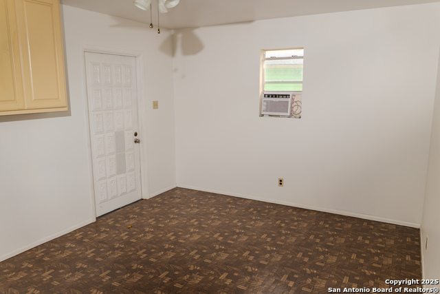 Image 16 of 19 For 4707 Erin  