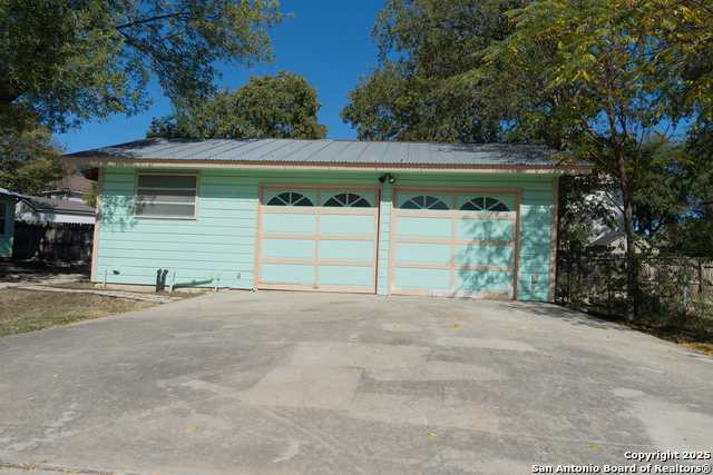 Image 6 of 19 For 4707 Erin  