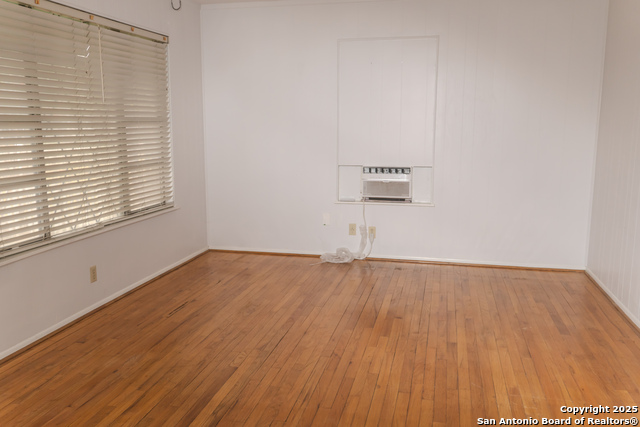 Image 8 of 19 For 4707 Erin  