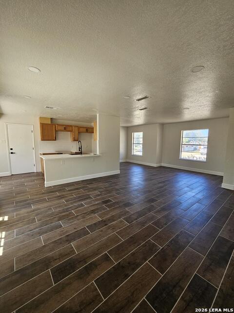 Image 6 of 14 For 3522 Crestmont