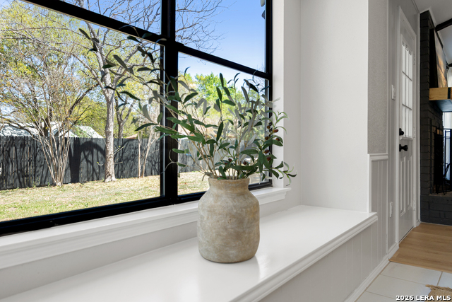 Listing photo id 13 for 14219 Chadbourne