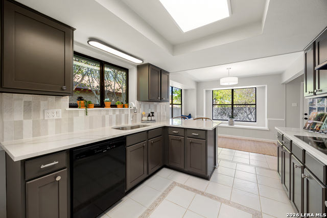 Listing photo id 16 for 14219 Chadbourne