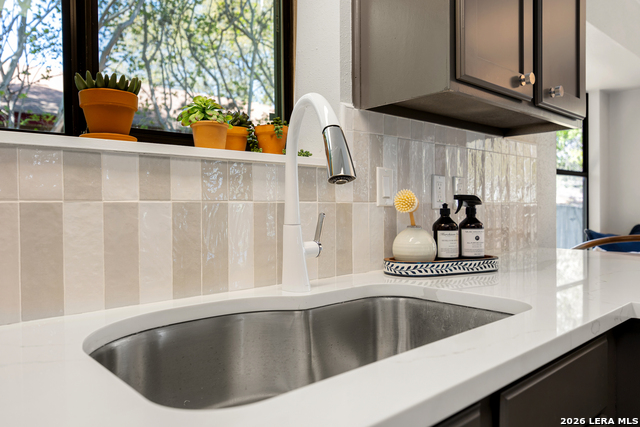 Listing photo id 18 for 14219 Chadbourne