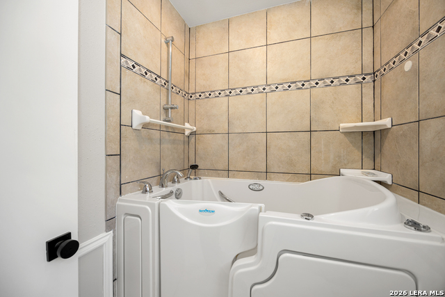 Listing photo id 27 for 14219 Chadbourne