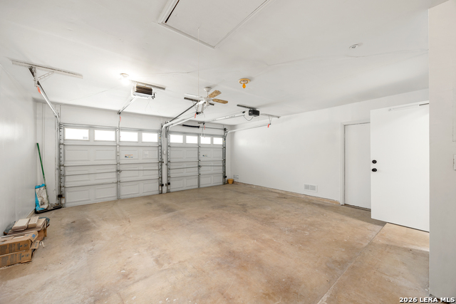 Listing photo id 32 for 14219 Chadbourne